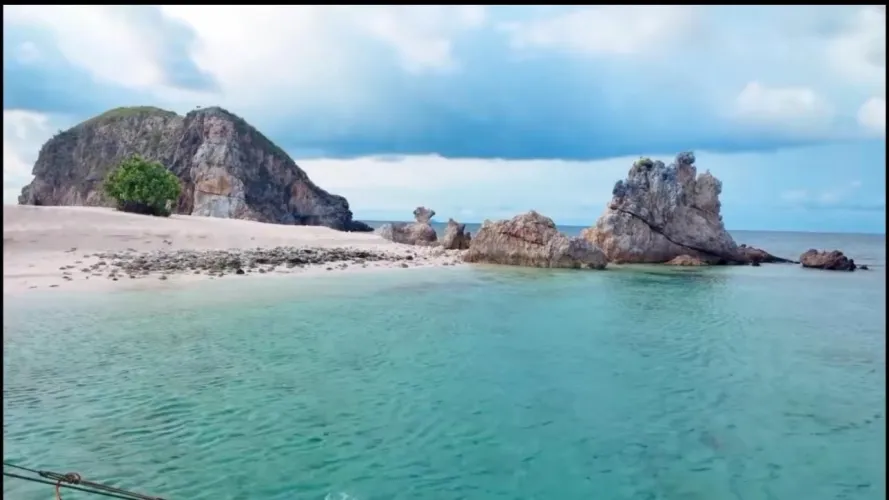 Thumbnail Ambitious_843 Explores Isla Walang Langaw, Coron Palawan