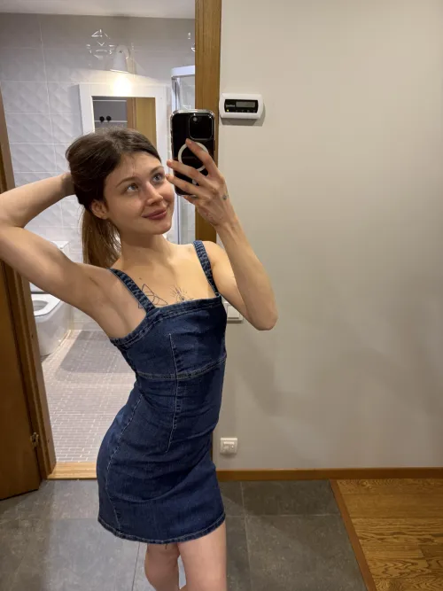 Thumbnail Dress to Impress: Mishiki_1's Stylish tightdresses Choice