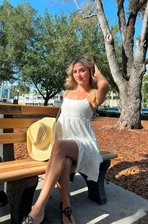 Thumbnail Timeless Beauty - kambabyxx Radiates Class | classygirls