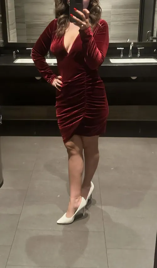 Thumbnail Noticeably Subtle: Chic Braless Style | Abigail37C