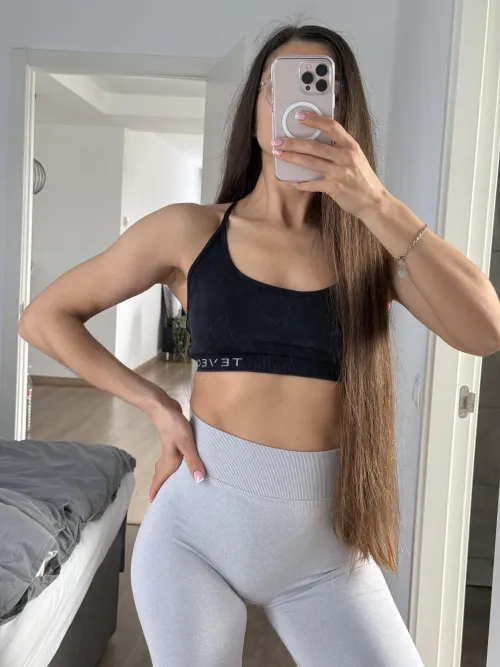 Thumbnail Dreamy Journey with Kitty Dreams by Kitty_dreamsss in croptopgirls