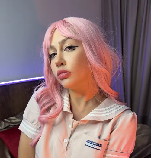 Thumbnail Getting Compliments on My Pink Hair - GlamourKiss's Experience | GirlswithNeonHair