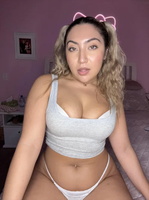 Thumbnail Sensual Energy of lexisexi420 | InstagramHotties Category