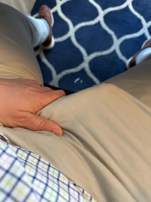Thumbnail Insights from 40 Straight Individuals in the Bulges Community