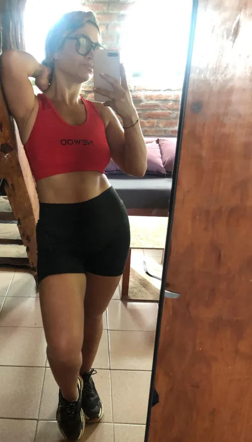 Thumbnail Online Mystery: 'On Line Now' Insights by Traditional-Set5115 in Armpit Fetish