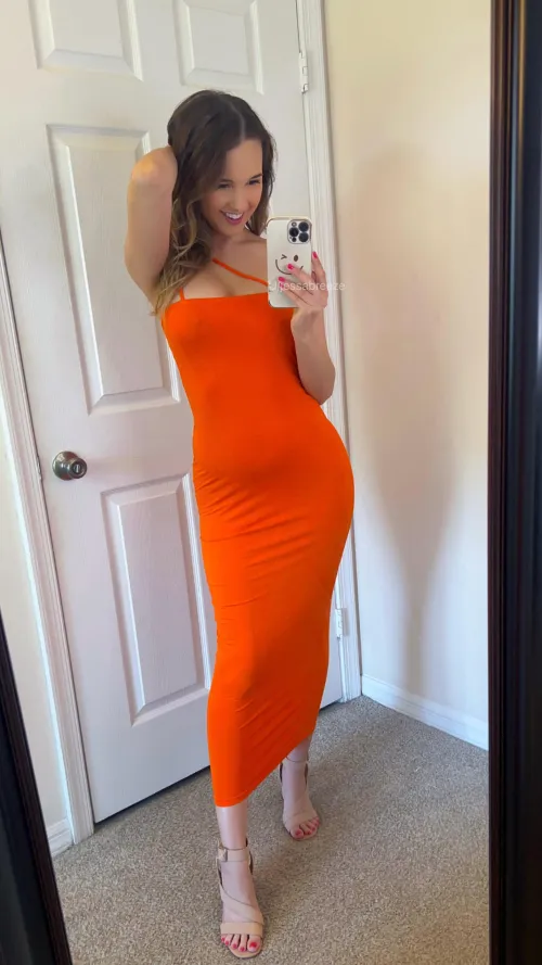 Thumbnail Present Perfection: Jessabreeze's Engaging tightdresses Style
