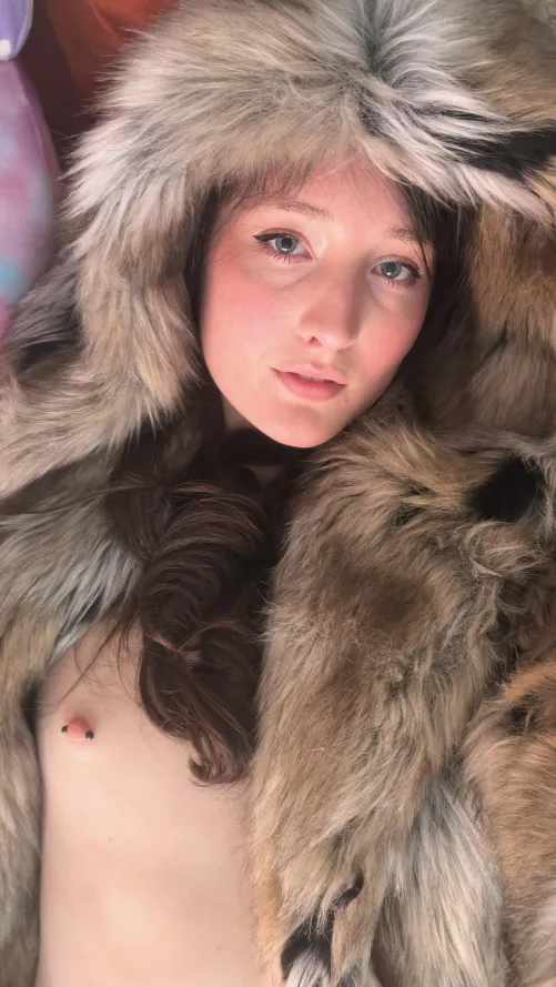 Thumbnail All Wrapped Up in Elegance and Sensuality by TinyPaleMarshmallow