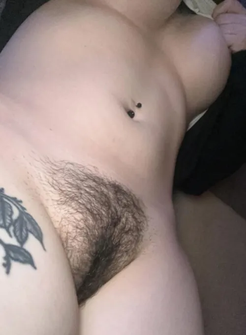 Thumbnail Real Men Love HairyPussy: Its_YouKittenMe Unveils the Truth