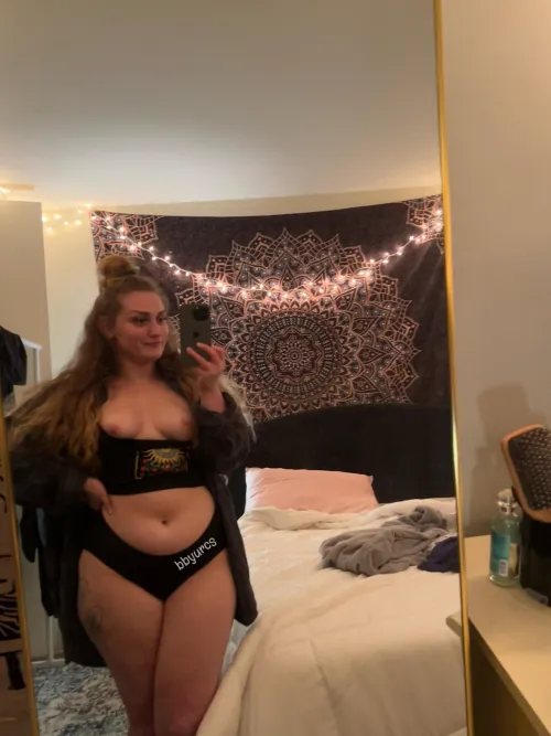 Thumbnail Cherished Moments: Your Chubby GF's Playful Snaps | bbyurcs