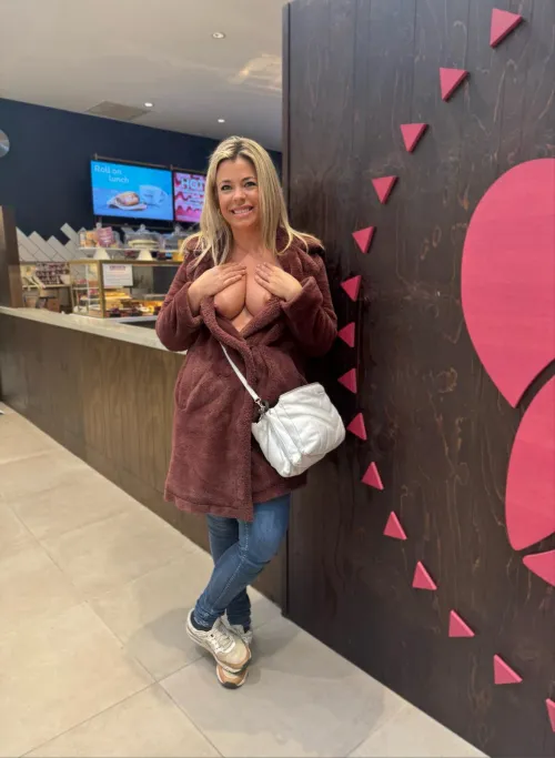 Thumbnail Coffee on Sunday by FrankieFiestyMilf | AmateurBrits Category