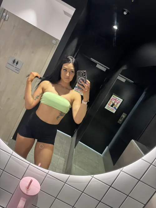 Thumbnail Floorplay Fantasy: SaffronSunflower_'s Playful Indulgence