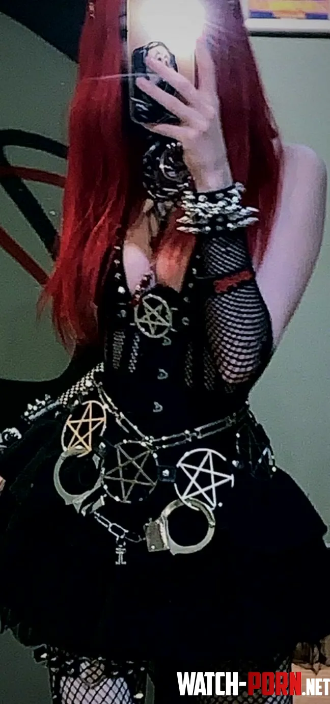 Going out with style today by LivingDeadGothh