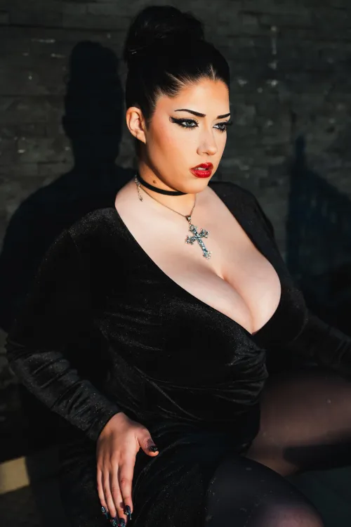 Thumbnail Bathing in the Sunlight: Cleavage Exposure by StyxHips