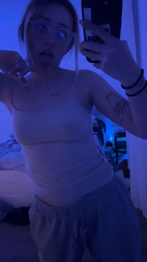 Thumbnail Lurking Piercings and Revealing Tops: louisaa_sec's NSFW Outfits