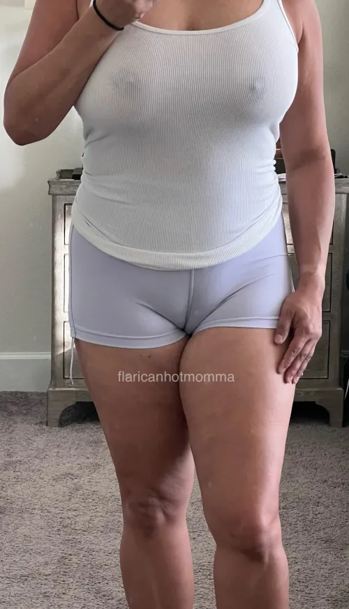 Thumbnail FlaRicanHotMomma's Favorite Tank Tops Emphasized in Pokies