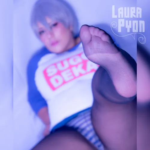 Thumbnail LauraPyon's Invitation: 'Come Lick Uzakichan Feet Senpaaai' in Rule34Feet