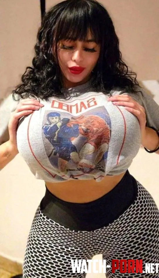 Busty Latina by reeseejammma