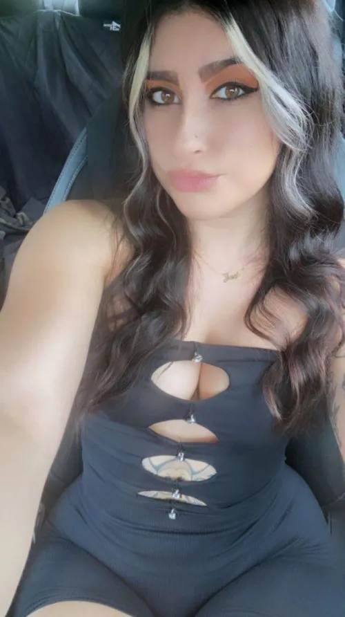 Thumbnail Ivory_Horizon Introduces Your Petite Goth GF Experience