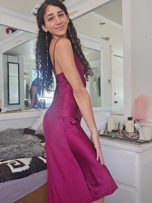 Thumbnail Silk Sensation: breeanawilder's Seductive Tight Dress Reveal