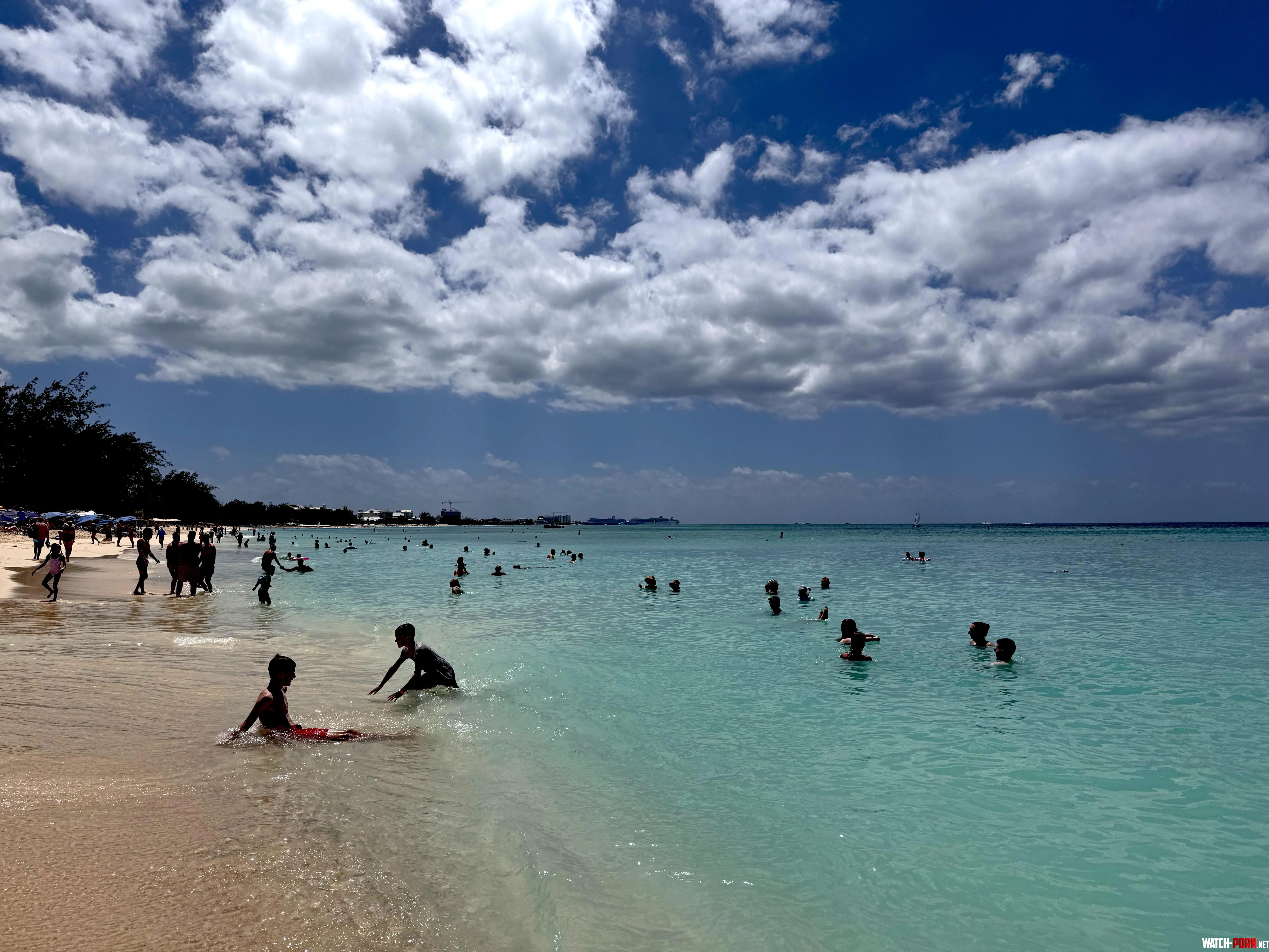 Governors Beach Grand Cayman  by Skitzafranik