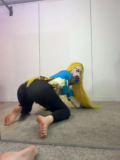 Thumbnail Royalty Transform: Princess Zelda Unveiled by Graciewaifux
