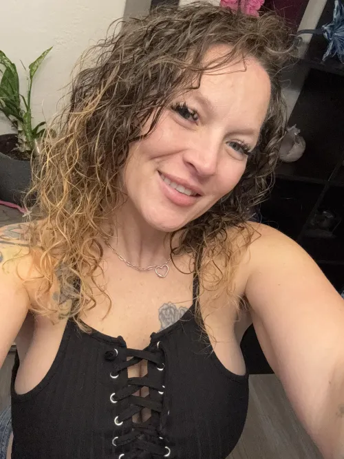 Thumbnail Addictive Appeal: BroncoCutie Warns of Grandma's Charms