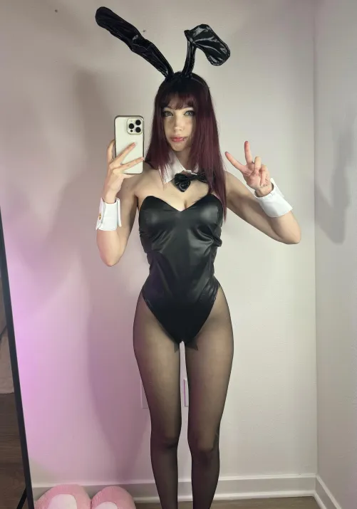 Thumbnail Caught in the Stare: Admiring Bunny Girls' Allure by 2createanewaccountus