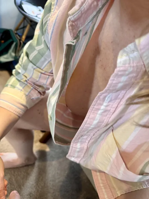 Thumbnail CougerMarie's Style: Leaving Buttons Unbuttoned