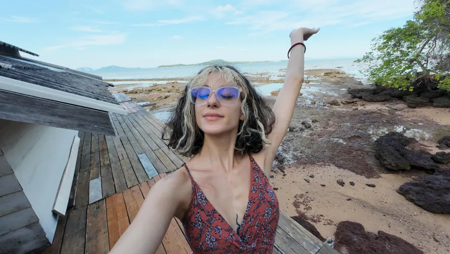 Thumbnail Beach Day Fun: Embrace Rexi_Stone's Adventure | brunette