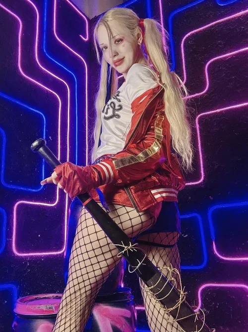 Thumbnail Harley Quinn Delight: Explore DC's Icon with lilmollypill