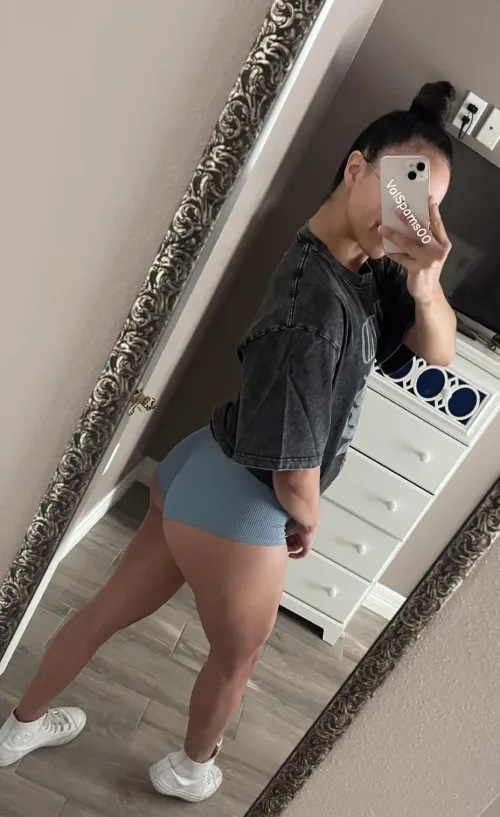 Thumbnail Izabellexx Craves Cock with a Hunger for Adventure