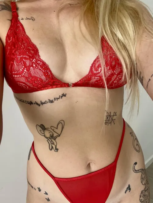 Thumbnail Red or Blonde: Lexiyourcrush's Lingerie Dilemma