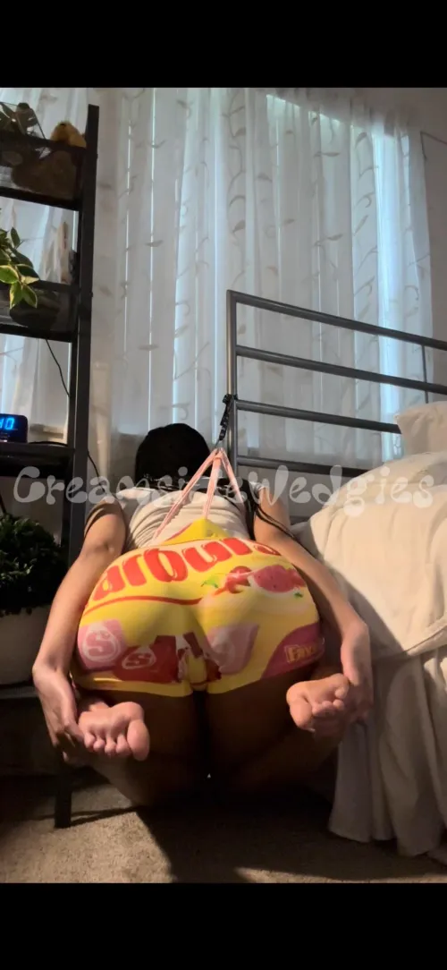 Thumbnail Style Highlight: Starburst Wedgie in Focus | CreamsicleWedgies