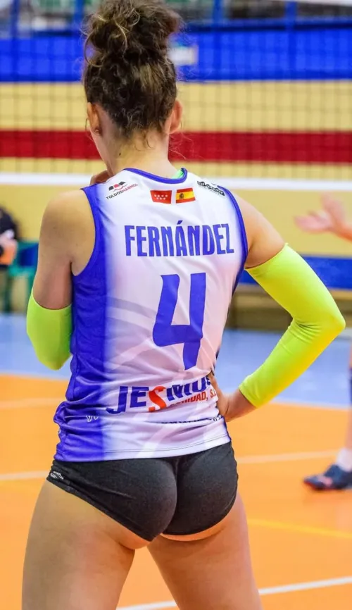 Thumbnail Spain's Volleyball Icon: Veronica Fernandez