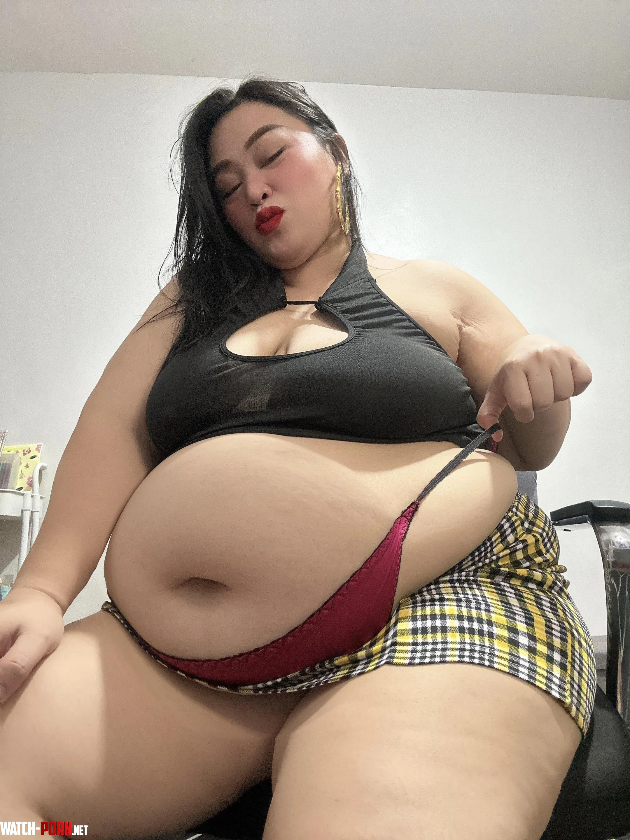 Wanna be squashed by me  by asiabbwlove