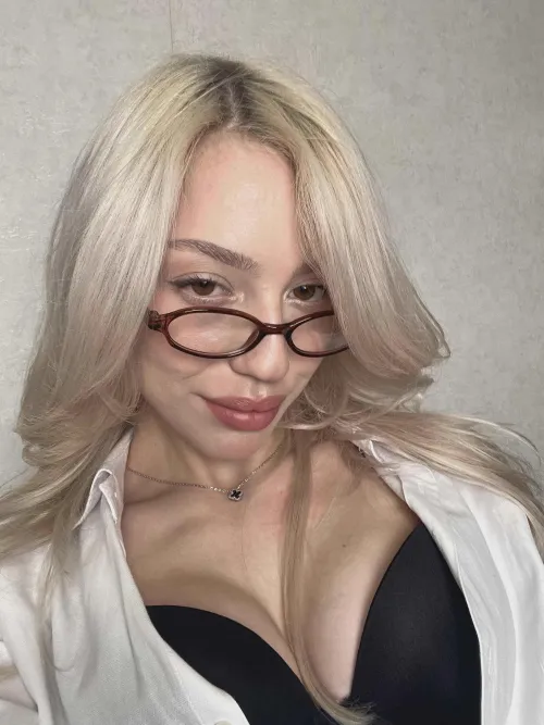Thumbnail Rising the Boss's Mood: Secrets of a Dedicated Secretary by moonstarfoxy
