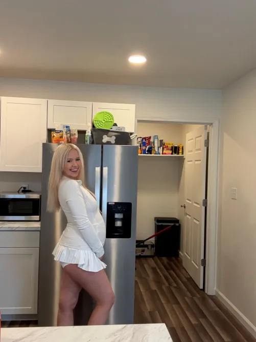 Thumbnail Playful Pregnant Slut Alert - Can You Handle It? | emilly_harrison
