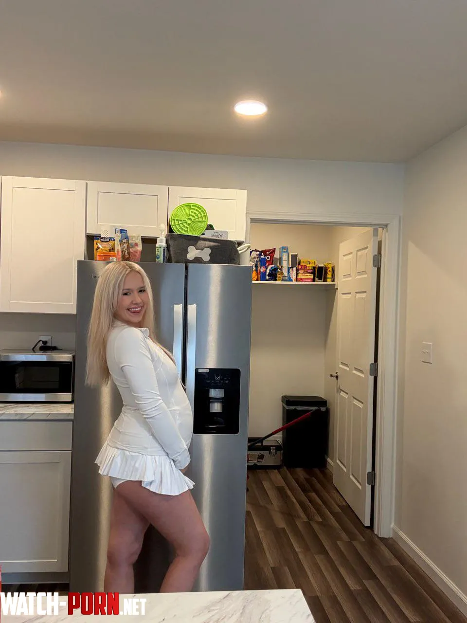 This pregnant slut feeling playful can you handle me by emilly_harrison