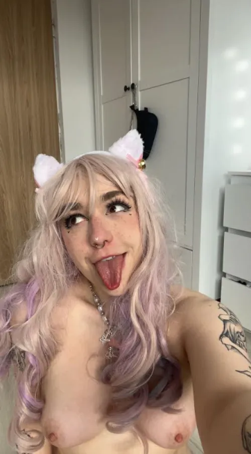 Thumbnail Provocative Choices: Join Kawaiiao's Playful Game