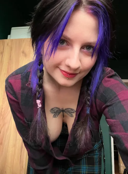 Thumbnail Littlest_Fern: Embracing Happiness with Tattoos