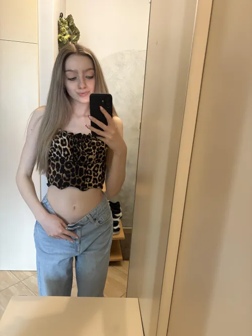Thumbnail Discover the Most Seductive Crop Tops by CrazyGoldenSiren