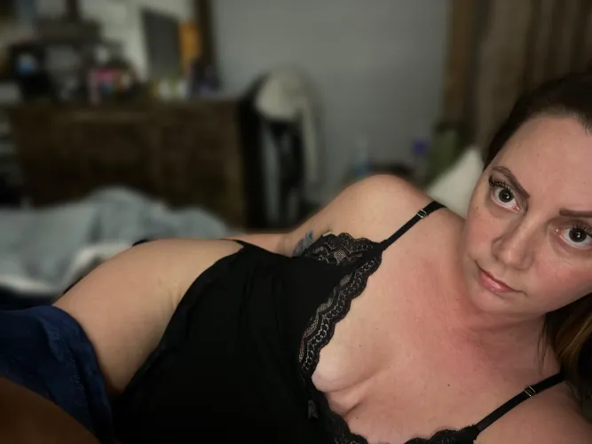 Thumbnail Slow Morning to Get Out of Bed by momentswithCatherine | OnlyFans101