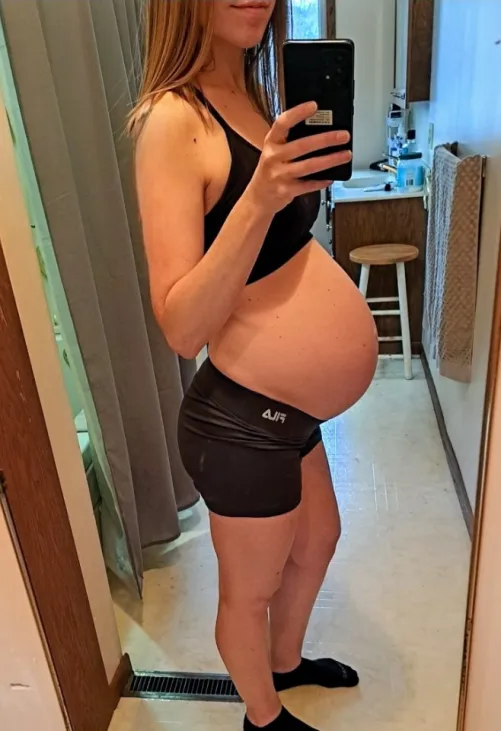 Thumbnail Volunteer to Massage my Pregnant Body: Help Needed! | PregnantGlow