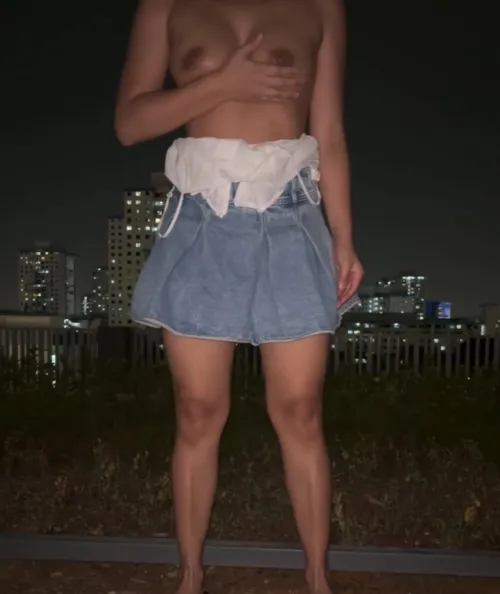 Thumbnail Join Mischiefmaya on the Roof Garden: A Must-Read in AsianNSFW