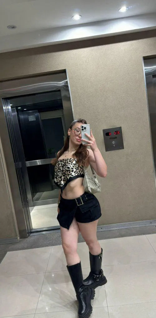 Thumbnail Love for Middriff - Aralasqt's Croptopgirls Post