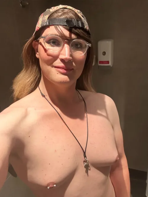 Thumbnail Aussie Trans Girl Who Loves to Play with Fans by BJBambi