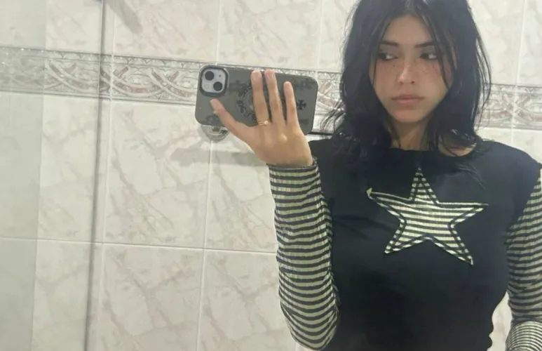 Thumbnail PunkGirls: 18F and Still Single ASF