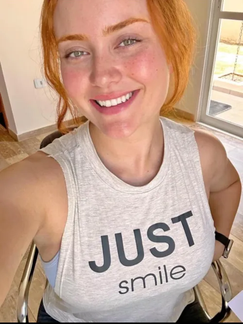 Thumbnail Freckles and Smiles: Puzzled_MJ's Allure in SexyFrex
