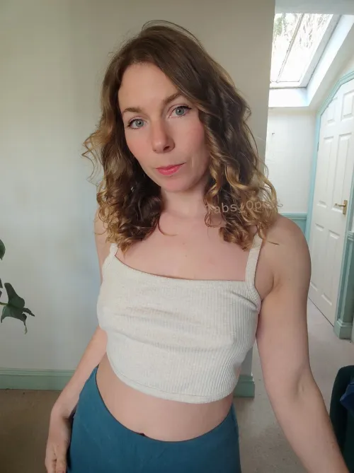 Thumbnail Braless Brilliance: Tabs_Open Embraces the No Bra Lifestyle | pokies