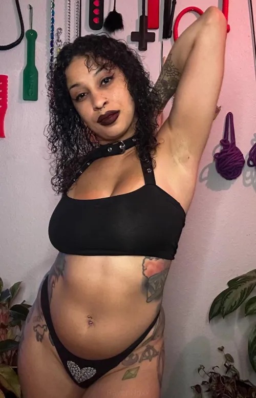 Thumbnail ravennoxx's Worship-Worthy Armpits in Alternative Goddess Armpits